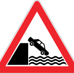 Deniz Veya Nehir Kıyısında Biten Yol